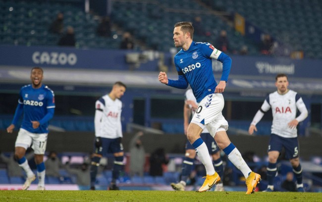 在这些竞争 在这些竞争