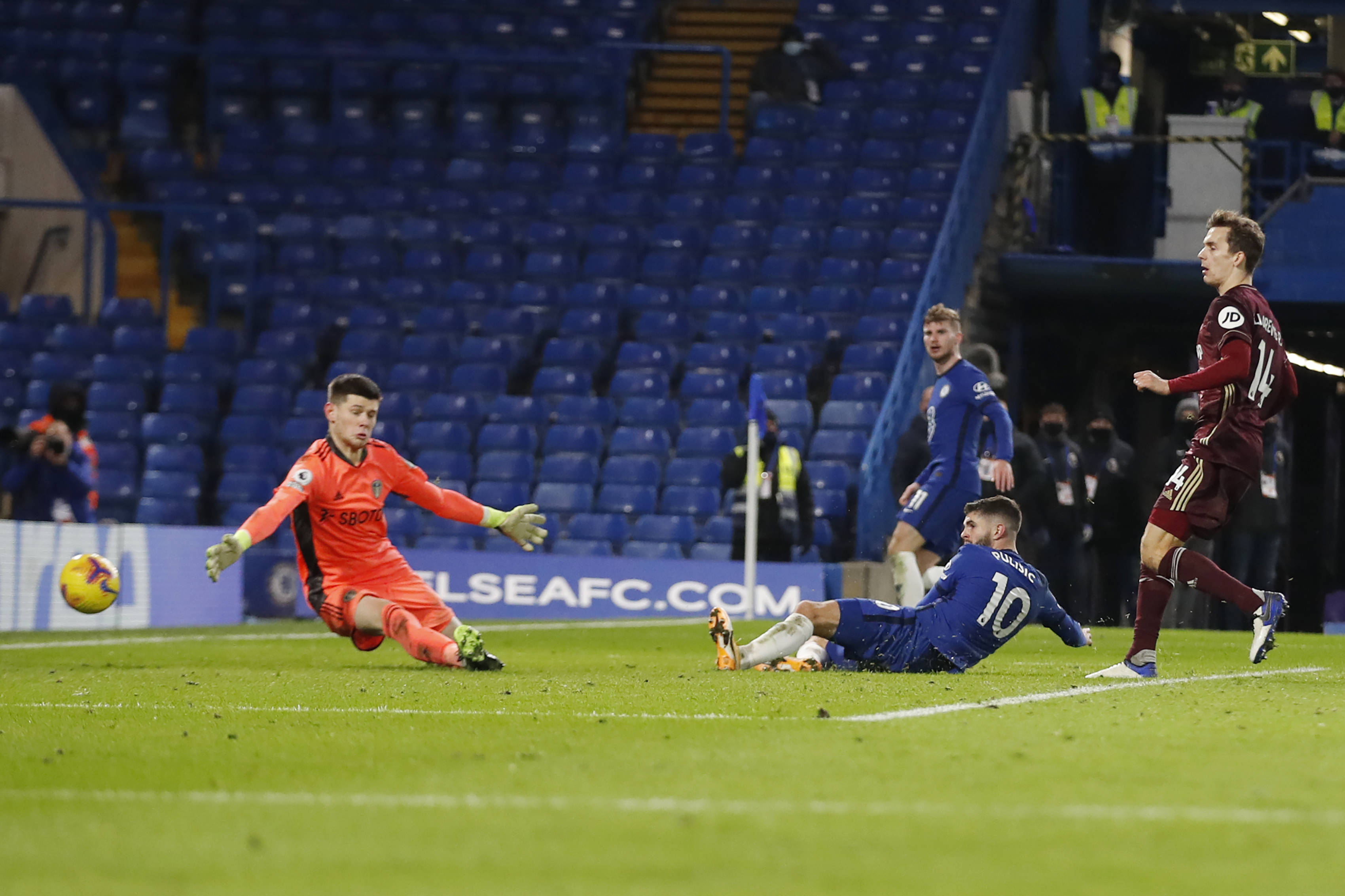 他凭借其精 他凭借其精